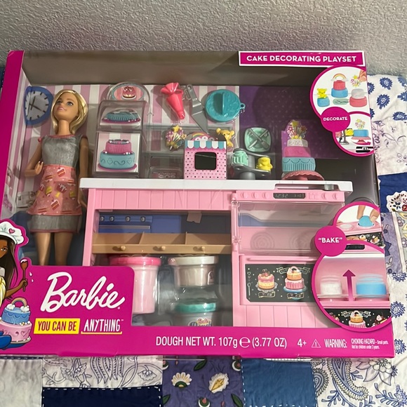 Mattel Toys Barbie You Can Be Anything Cake Decorating Playset